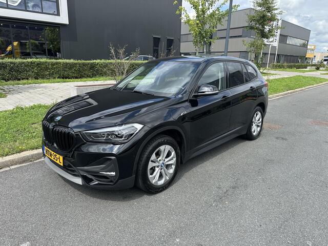 BMW X1 xDrive25e Exec Sportstoel, Navi, Camera, LED, Trekhaak