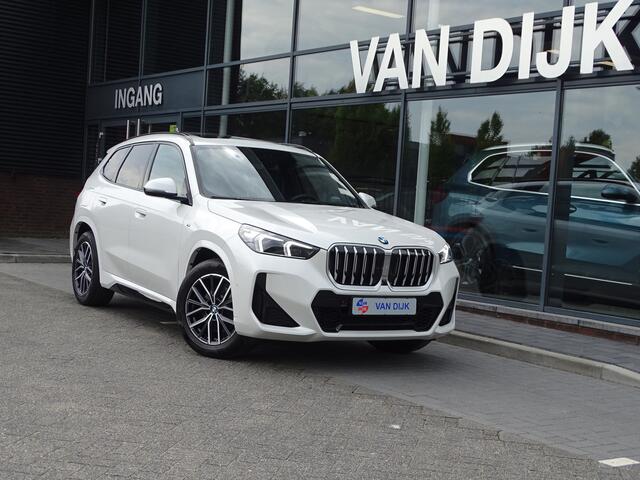 BMW X1 sDrive20i M Sport-Elek Trekhaak-Sportstoelen-Driving Assistant Pro-Harman Kardon-Travel Paket-Optiepakket Professional-18''LM velgen