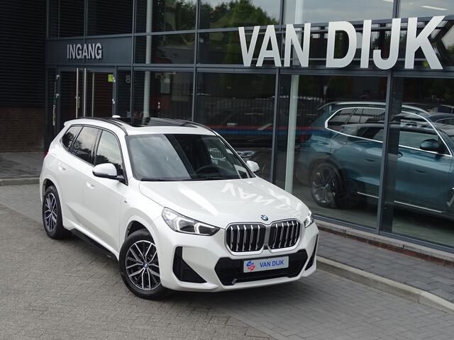 BMW X1 sDrive20i M Sport-Elek Trekhaak-Sportstoelen-Driving Assistant Pro-Harman Kardon-Travel Paket-Optiepakket Professional-18''LM velgen