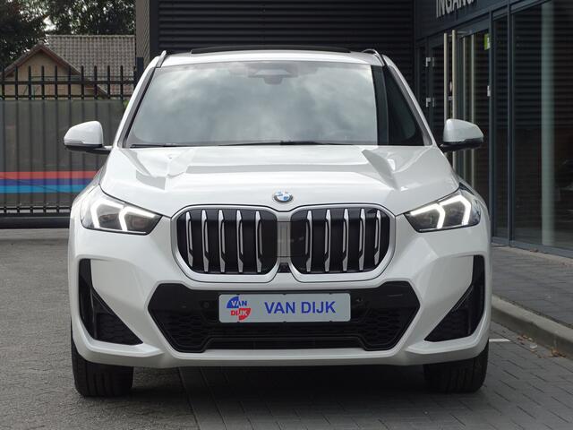 BMW X1 sDrive20i M Sport-Elek Trekhaak-Sportstoelen-Driving Assistant Pro-Harman Kardon-Travel Paket-Optiepakket Professional-18''LM velgen