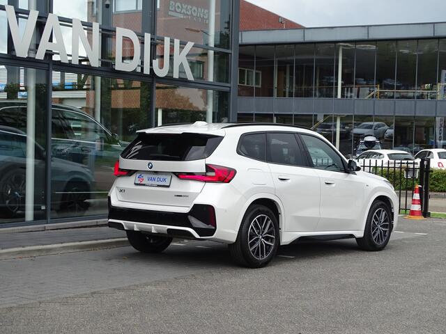 BMW X1 sDrive20i M Sport-Elek Trekhaak-Sportstoelen-Driving Assistant Pro-Harman Kardon-Travel Paket-Optiepakket Professional-18''LM velgen