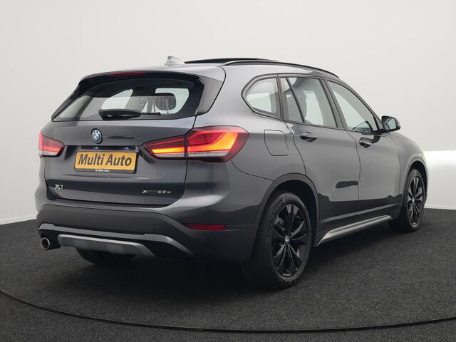 BMW X1 xDrive25e X Line Shadow Plug In Hybrid 221pk Dealer O.H. PHEV | Panodak | Sportstoelen Verwarmd | Sfeerverlichting | Head Up | Navigatie | Cruise Control | LED Koplampen | M-Stuur | Stoelverwarming | DAB |