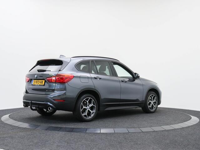 BMW X1 xDrive20i | El. memorystoel | El. A.klep | Stoelverwarming | Nav