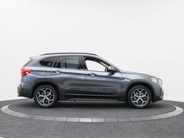 BMW X1 xDrive20i | El. memorystoel | El. A.klep | Stoelverwarming | Nav