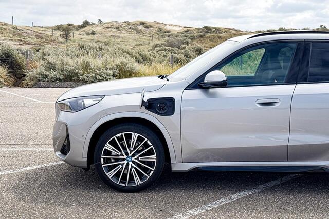 BMW X1 xDrive30e | M Sport | Glazen Panoramadak | Head-up Display | Harman Kardon | Trekhaak |