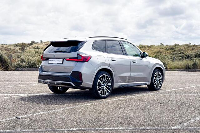 BMW X1 xDrive30e | M Sport | Glazen Panoramadak | Head-up Display | Harman Kardon | Trekhaak |
