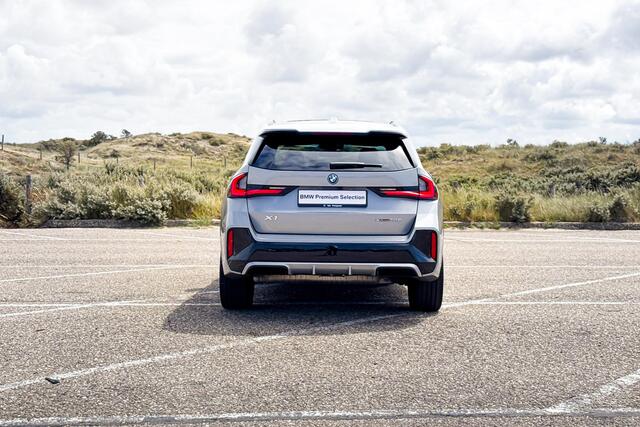 BMW X1 xDrive30e | M Sport | Glazen Panoramadak | Head-up Display | Harman Kardon | Trekhaak |