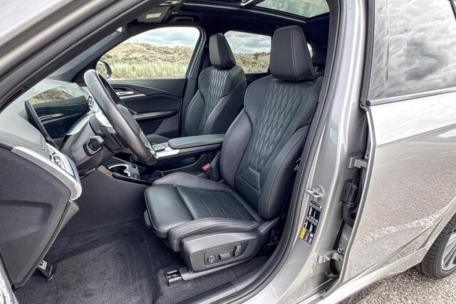 BMW X1 xDrive30e | M Sport | Glazen Panoramadak | Head-up Display | Harman Kardon | Trekhaak |