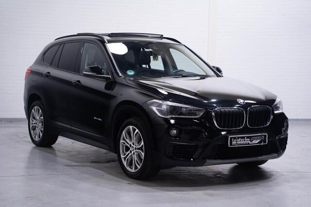BMW X1 sDrive18d Executive 18"-inch X-Pack private glas pano-dak PDC shadow-lane voorstoelen in hoogte verstelbaar