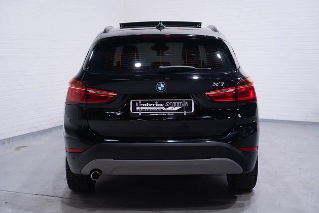 BMW X1 sDrive18d Executive 18"-inch X-Pack private glas pano-dak PDC shadow-lane voorstoelen in hoogte verstelbaar