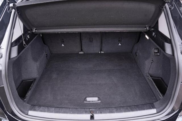BMW X1 sDrive18d Executive 18"-inch X-Pack private glas pano-dak PDC shadow-lane voorstoelen in hoogte verstelbaar