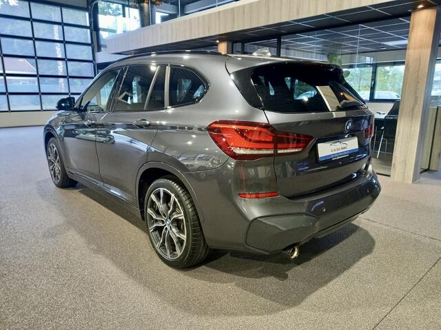BMW X1 xDrive25e High Executive M-Sport | Panorama | '19 | HUD | Trekhaak | Camera
