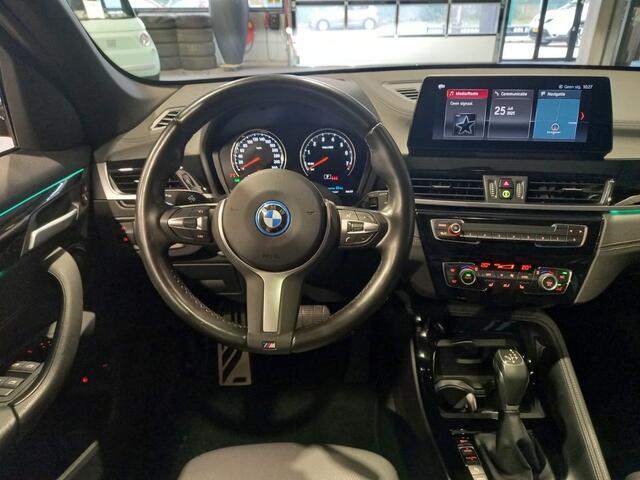 BMW X1 xDrive25e High Executive M-Sport | Panorama | '19 | HUD | Trekhaak | Camera