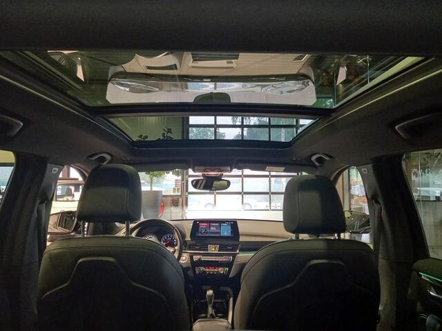 BMW X1 xDrive25e High Executive M-Sport | Panorama | '19 | HUD | Trekhaak | Camera
