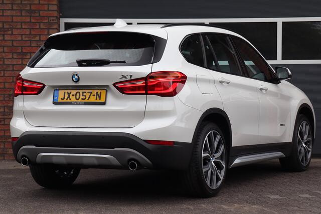 BMW X1 sDrive20i Centennial Executive Pano, Head-up, Trekhaak