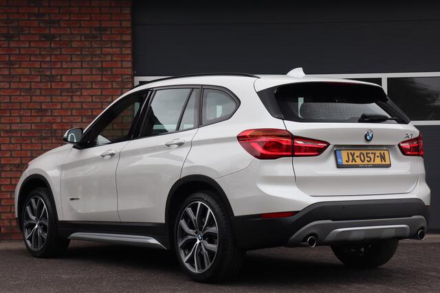 BMW X1 sDrive20i Centennial Executive Pano, Head-up, Trekhaak