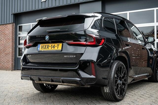 BMW X1 25e xDrive M Sport | Shadow | Driving Ass. Plus | Camera | Adapt. Led | Stoelverwarming | 20 Inch |