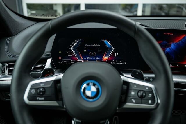 BMW X1 25e xDrive M Sport | Shadow | Driving Ass. Plus | Camera | Adapt. Led | Stoelverwarming | 20 Inch |
