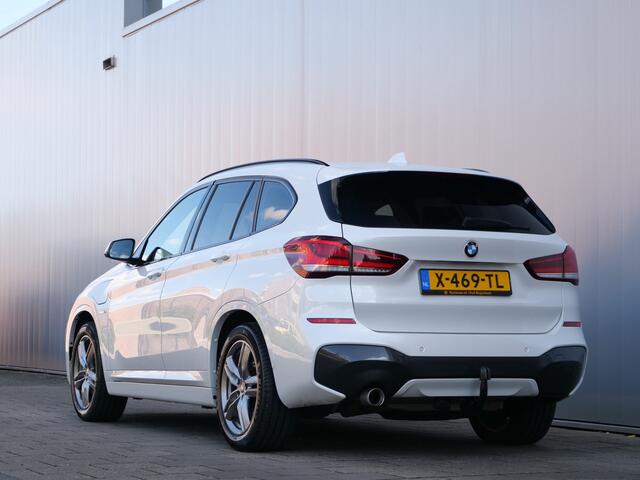 BMW X1 xDrive25e Hybrid M-Pakket Automaat LED / Trekhaak / 18 Inch