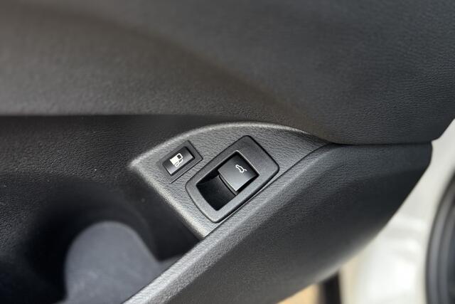 BMW X1 xDrive25e | Panodak | Camera | Stoelverwarming | Inklapbare spiegels | Navi