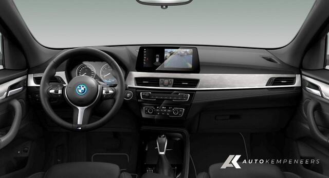 BMW X1 25e xDrive Sportline | Stoelverwarming | Keyless | HUD | Camera | Hifi | Stuurverwarming | Trekhaak | 18' inch |