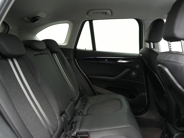 BMW X1 xDrive25e Sportline Plug in Hybrid 222pk Dealer O.H PHEV | Harman Kardon | Apple Carplay | Lederen Sportstoelen | Camera | Navigatie | Cruise Control | DAB