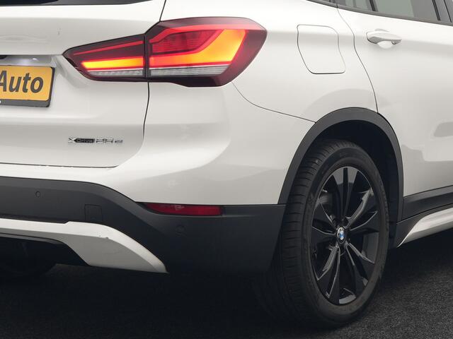 BMW X1 xDrive25e Sportline Plug in Hybrid 222pk Dealer O.H PHEV | Harman Kardon | Apple Carplay | Lederen Sportstoelen | Camera | Navigatie | Cruise Control | DAB