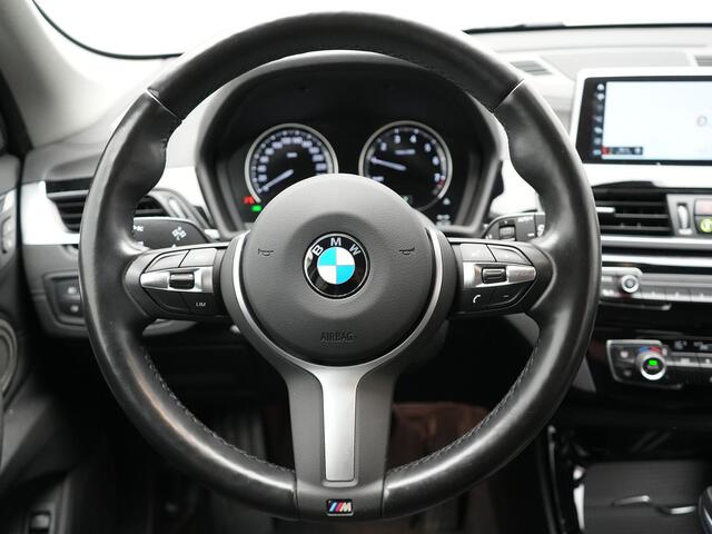 BMW X1 xDrive25e Sportline Plug in Hybrid 222pk Dealer O.H PHEV | Harman Kardon | Apple Carplay | Lederen Sportstoelen | Camera | Navigatie | Cruise Control | DAB