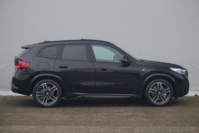 BMW X1 xDrive25e M Sport / Stoel- en Stuurverwarming / Elektrische Stoelen