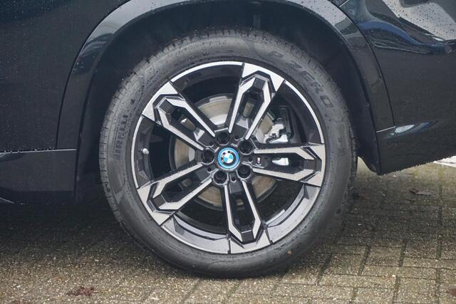 BMW X1 xDrive25e M Sport / Stoel- en Stuurverwarming / Elektrische Stoelen