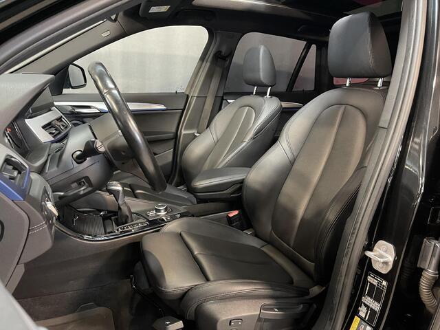 BMW X1 xDrive25e High Executive M Sport 18''/Panoramadak/Keyless/HiFi/Trekhaak/Camera/Stoelverwarming/Sportstoelen/Elektrische klep/LED/DAB/PDC