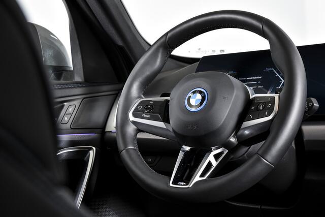 BMW X1 135 PK xDrive25e M-Sport | M Sportpakket | Premium Pack | Dig. Cockpit | Adapt. Cruise | PDC | Camera | NAV + App. Connect | ECC | Elek. Klep | LM 18" | 5688