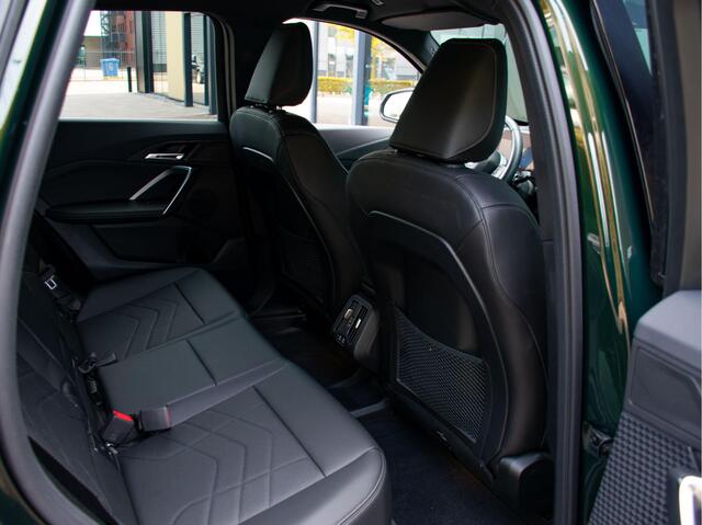 BMW X1 xDrive25e High Executive Trekhaak l Adapt. Cruise l Adapt. LED l Head-Up l Stoelverwarming l Head-Up l Elek. Stoelen l Verwarmd stuurwiel l 360 Camera