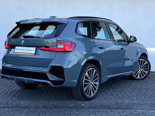 BMW X1 sDrive20i | M-Sportpakket | M-Sport Pro | 20inch | Adaptieve Led Lampen