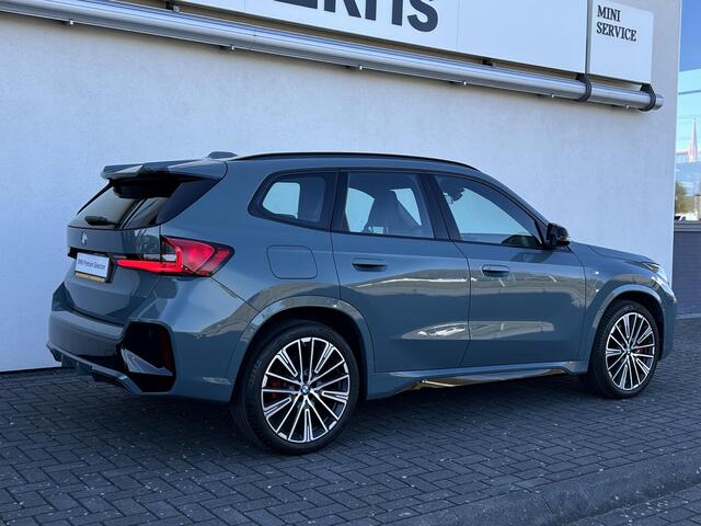 BMW X1 sDrive20i | M-Sportpakket | M-Sport Pro | 20inch | Adaptieve Led Lampen