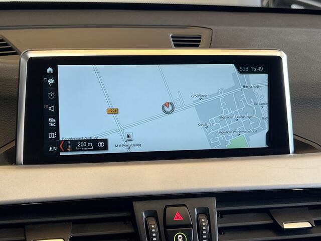 BMW X1 sDrive18i High Executive Edition | Navigatie | LM Velgen 17" | Lederen Bekleding | Head-Up Display | Voorstoelen Verwarmd | Cruise Control | Airco |