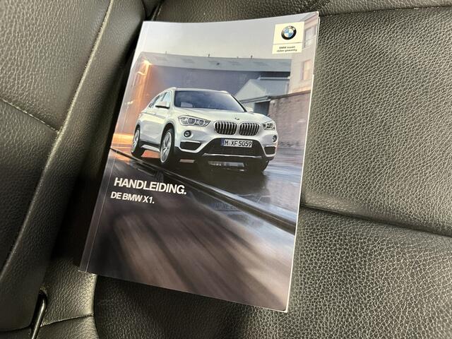 BMW X1 sDrive18i High Executive Edition | Navigatie | LM Velgen 17" | Lederen Bekleding | Head-Up Display | Voorstoelen Verwarmd | Cruise Control | Airco |