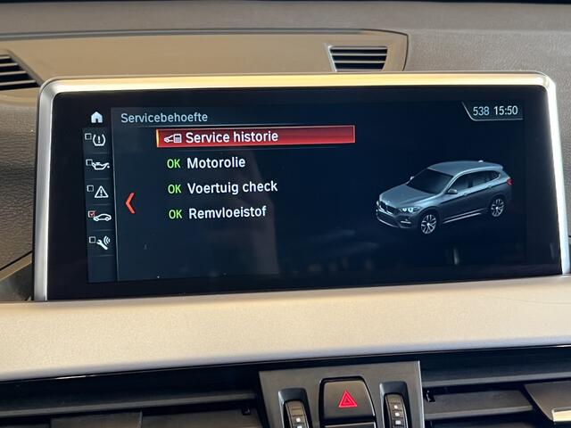 BMW X1 sDrive18i High Executive Edition | Navigatie | LM Velgen 17" | Lederen Bekleding | Head-Up Display | Voorstoelen Verwarmd | Cruise Control | Airco |