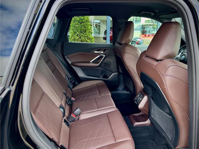 BMW X1 sDrive18i Executive X-Line M-sport pakket