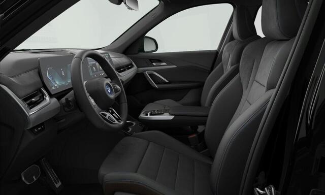 BMW X1 xDrive25e M Sport - Elektrisch verwarmde voorstoelen - Sportstoelen - Comfort Access Driving Assistant Plus - Grootlichtassistent - Adaptief M Onderstel - Automatisch dimmende binnenspiegel -