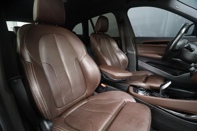 BMW X1 sDrive20i High Executive [MEMORY SEATS, HEAD-UP DISPLAY, VOL LEDER, STOELVERWARMING, AUTOMATISCHE AIRCO, AUTOMATISCHE ACHTERKLEP, NAVIGATIE, CRUISE CONTROL, NIEUWSTAAT]