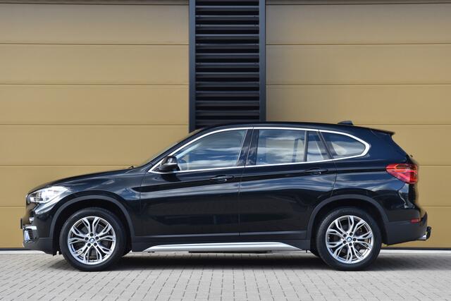 BMW X1 sDrive20i Centennial Executive * Camera * Leder * LED * Trekhaak *