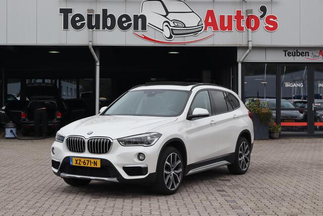 BMW X1 sDrive20i Orange Edition III Panoramadak, 4 Cilinder, Lederen interieur, Cruise control, Achteruitrijcamera,