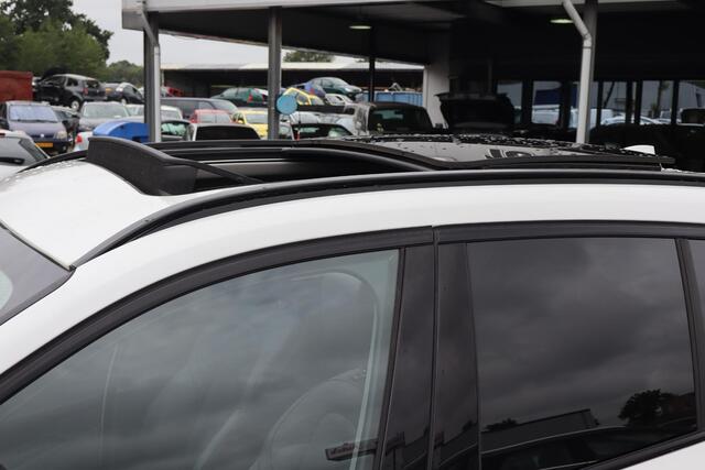 BMW X1 sDrive20i Orange Edition III Panoramadak, 4 Cilinder, Lederen interieur, Cruise control, Achteruitrijcamera,