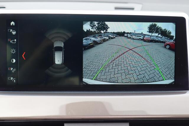 BMW X1 sDrive20i Orange Edition III Panoramadak, 4 Cilinder, Lederen interieur, Cruise control, Achteruitrijcamera,