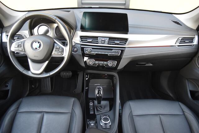 BMW X1 sDrive20i VDL Nedcar Edition * Camera * Head-up * X-Line * Face Lift *