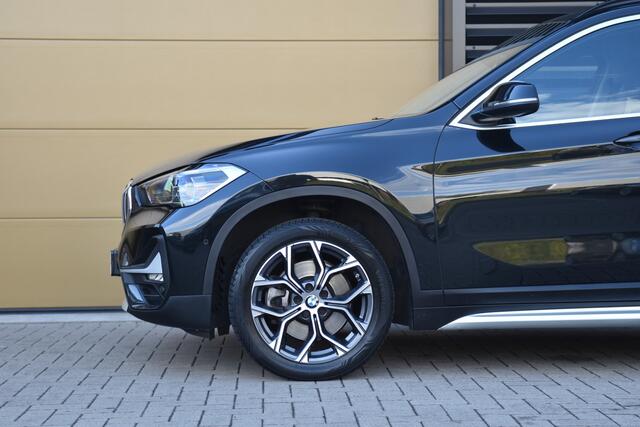BMW X1 sDrive20i VDL Nedcar Edition * Camera * Head-up * X-Line * Face Lift *