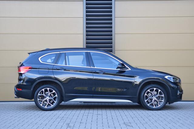 BMW X1 sDrive20i VDL Nedcar Edition * Camera * Head-up * X-Line * Face Lift *