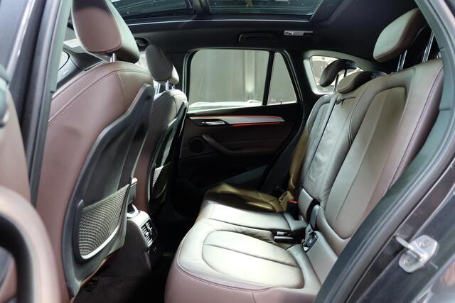 BMW X1 sDrive20i High Executive Edition / M Sport / Pano / HuD / Camera