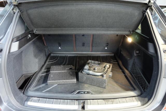 BMW X1 sDrive20i High Executive Edition / M Sport / Pano / HuD / Camera